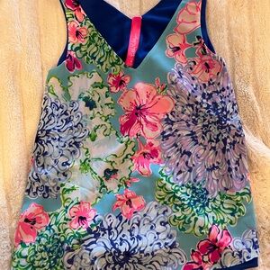Lilly Pulitzer reversible Floral Sleeveless Top with V-Neck. SZ Small. Like new